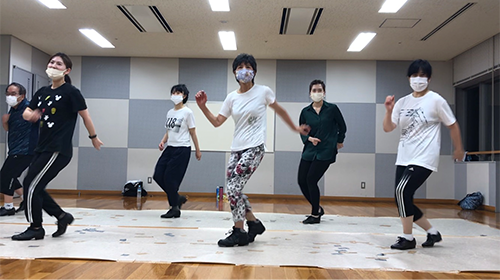 足でリズムを刻む楽しさ タップダンスの画像